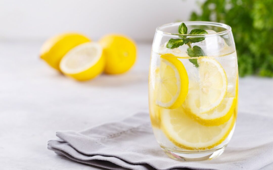 Boire un jus de citron le matin, est-ce une bonne ou une mauvaise idée ?